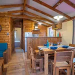 캠프장 La Tamarissiere 아그