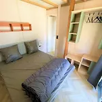مكان تخييم La Tamarissiere *