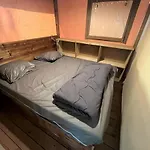 مكان تخييم La Tamarissiere *