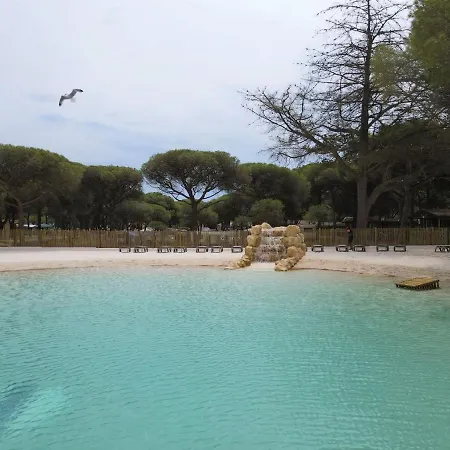 Campeggio La Tamarissière