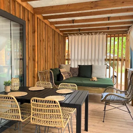 Camping La Tamarissière