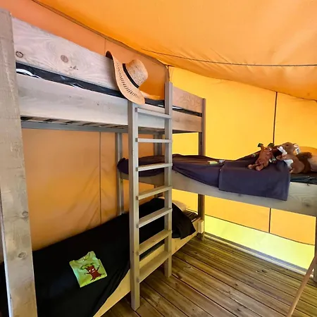 Camping La Tamarissière *