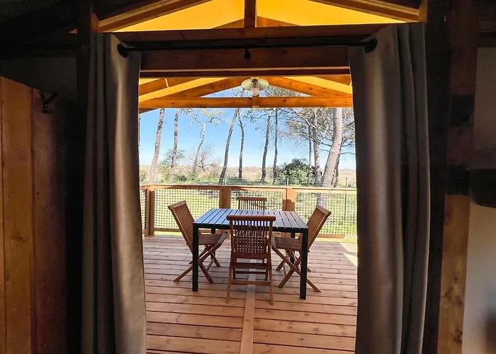 캠프장 La Tamarissiere *