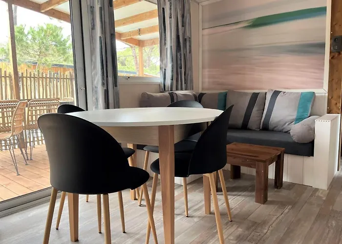 캠프장 La Tamarissiere 아그